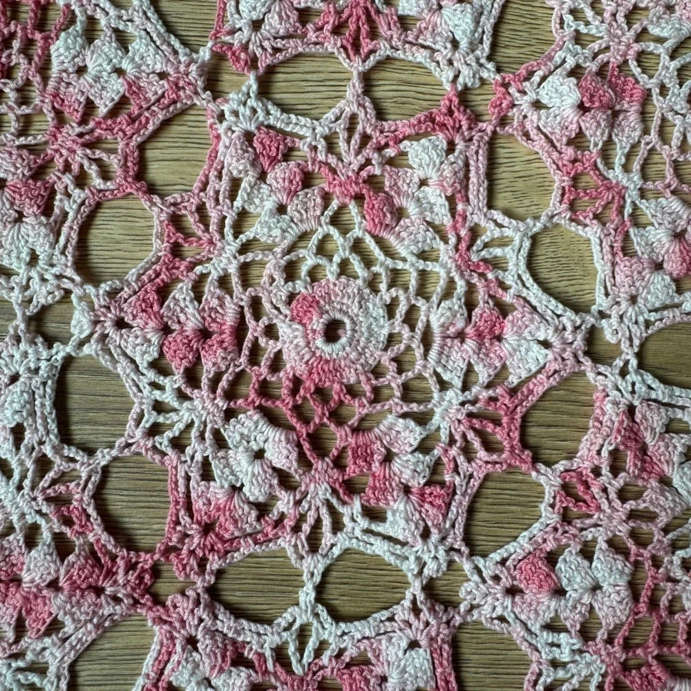 Vintage Crochet Bedspread Coverlet Pink Floral Lace 91